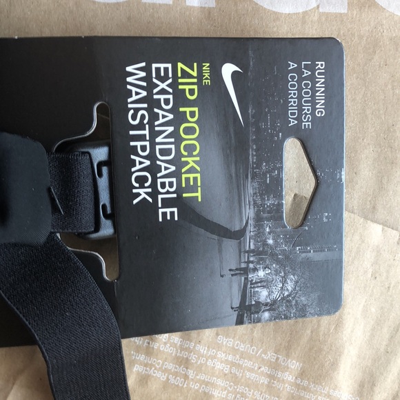 Nike expandable waist pack great for running store bag black - Picture 3 of 7